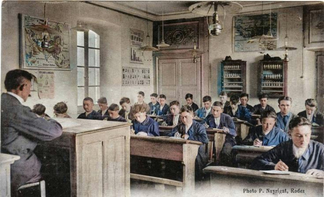 Photo de classe La Roque colorisee